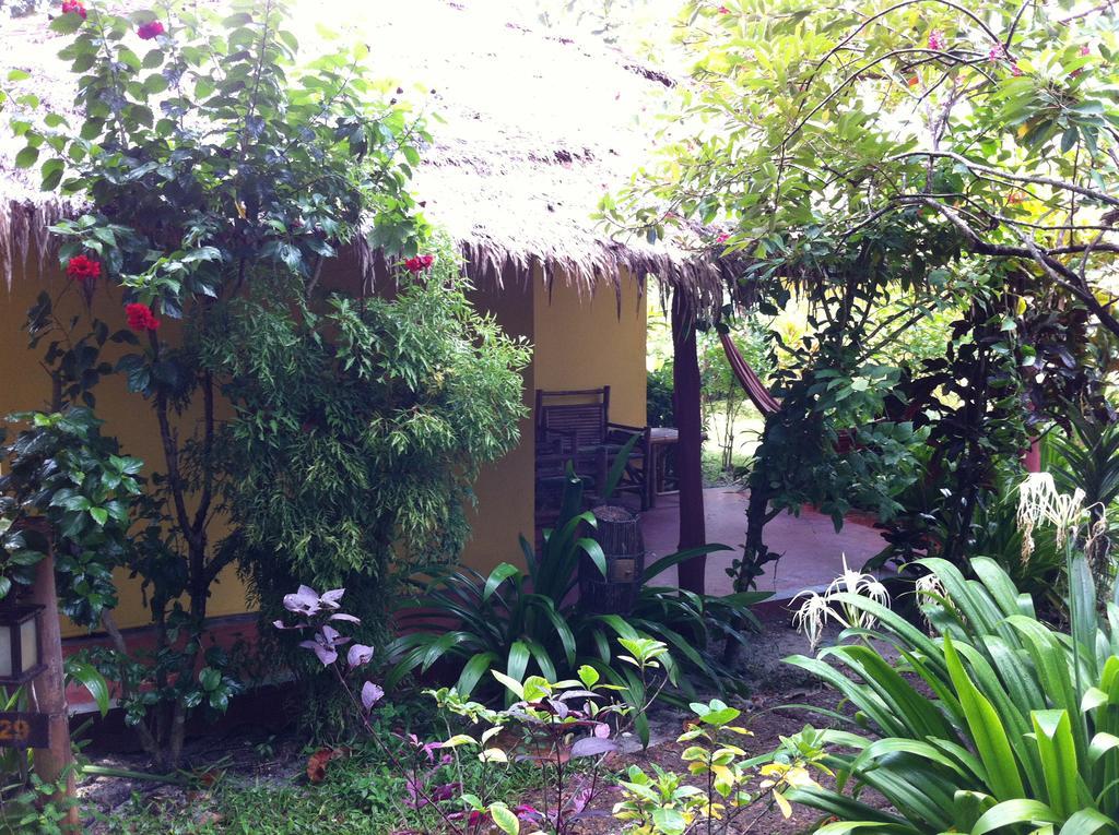Relax Bay Resort Koh Lanta Bagian luar foto