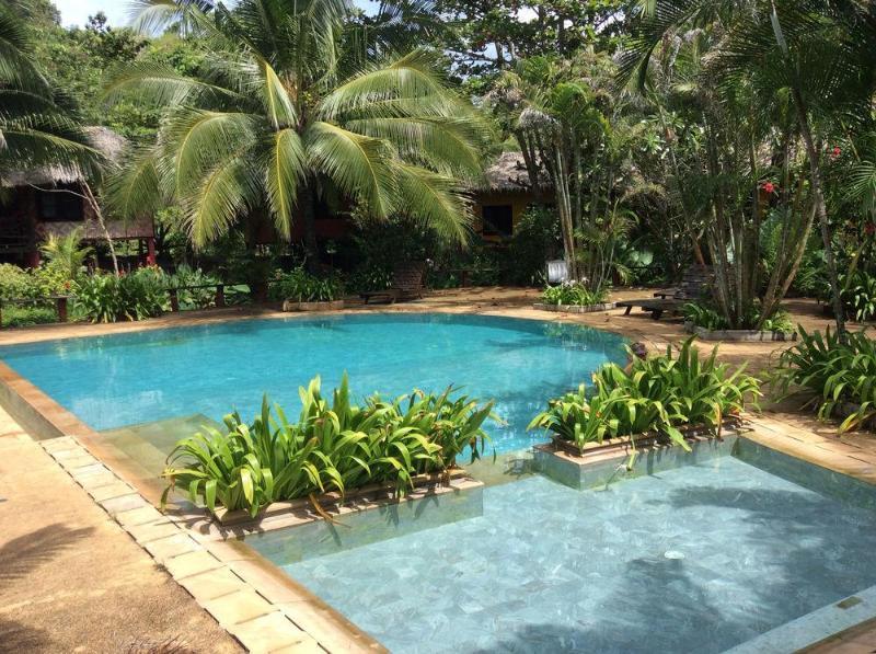 Relax Bay Resort Koh Lanta Bagian luar foto